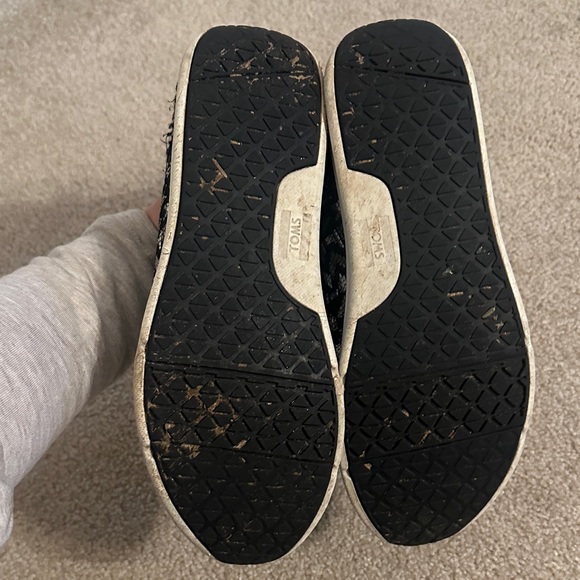 Toms Black and White Patterned Sneakers - Picture 2 of 5